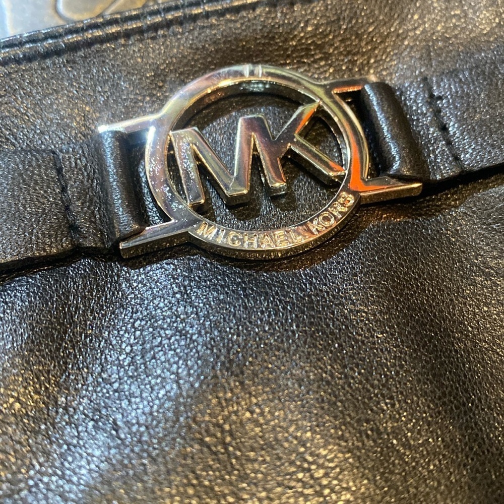 Michael Kors Women's Leather Logo
Ornament Gloves - Black/Silver size sm… - Picture 7 of 7